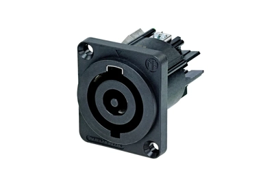 Neutrik 3 pole male powerCON - Yamaha