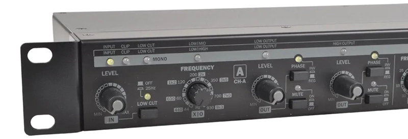 Q-Audio QXOVER23 Stereo 2-Way/Mono 3-Way Active Crossover Subwoofer Output